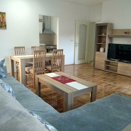 Tea Apartment คูมาโนโว ภายนอก รูปภาพ